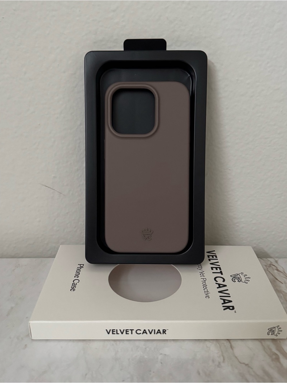 Velvet Caviar iPhone 15 Pro Case - Cashmere Taupe